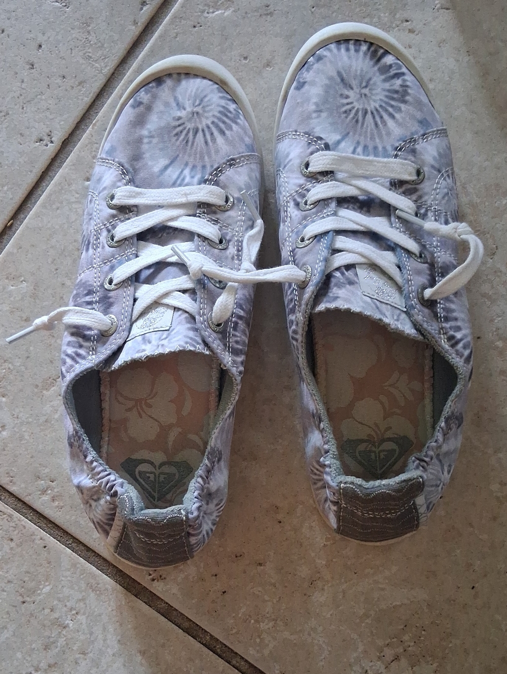 Women's Roxy Tie-Dye Canvas Sneakers in Light Gray and White